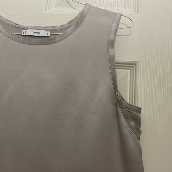 100% silk Vince Hi low tank - Picture 3 of 7
